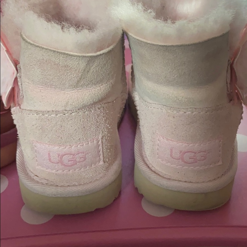 UGGS